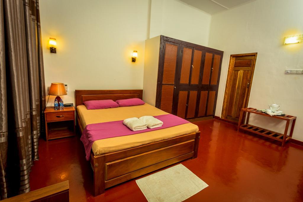 Dayanithi Guest House Dżafna Zewnętrze zdjęcie