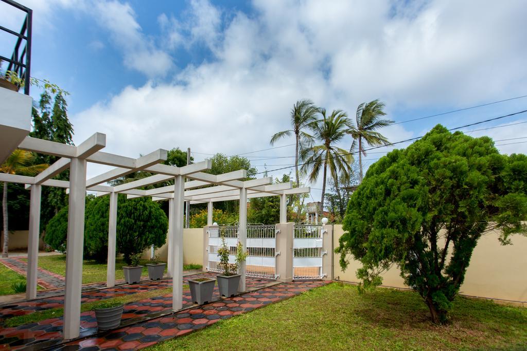 Dayanithi Guest House Dżafna Zewnętrze zdjęcie