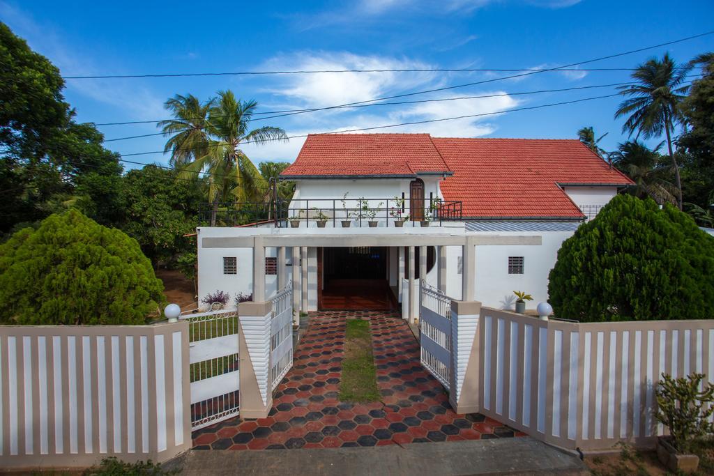 Dayanithi Guest House Dżafna Zewnętrze zdjęcie