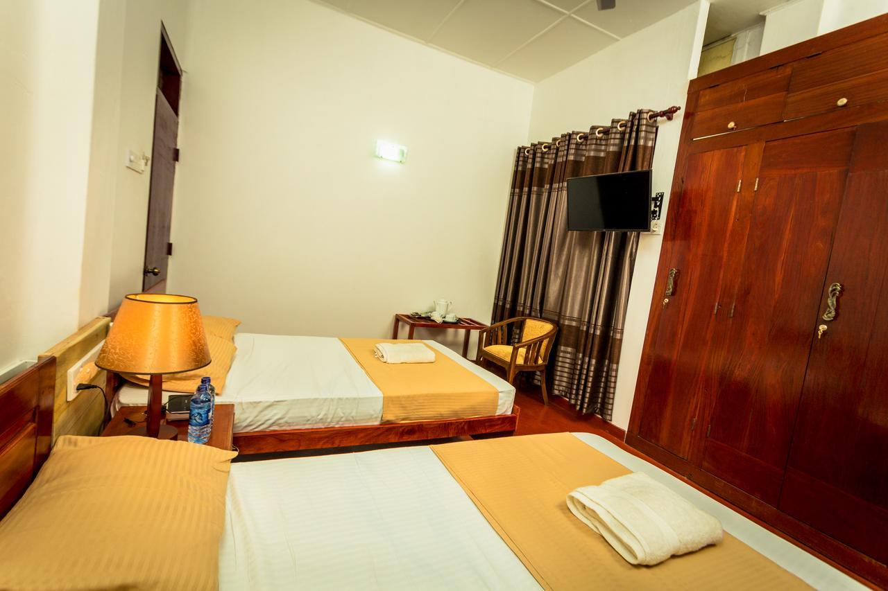 Dayanithi Guest House Dżafna Zewnętrze zdjęcie